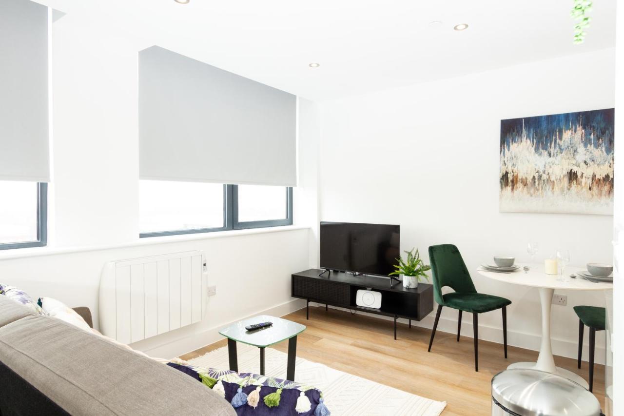 Stylish Studio Apt Overlooking Old Trafford マンチェスター エクステリア 写真