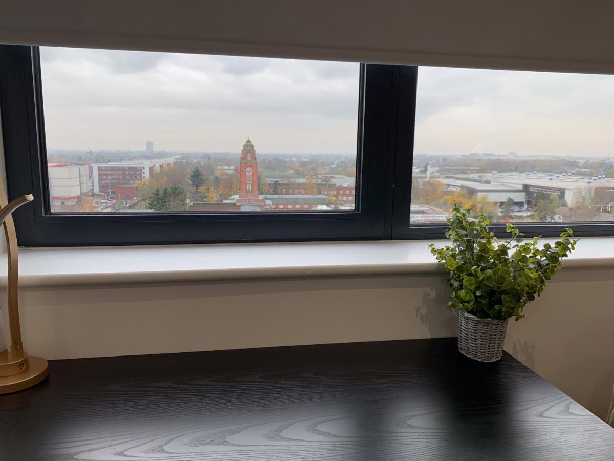 Stylish Studio Apt Overlooking Old Trafford マンチェスター エクステリア 写真